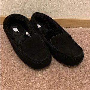 Black moccasin slippers
